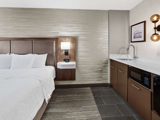 Images Hampton Inn & Suites Chicago-Downtown
