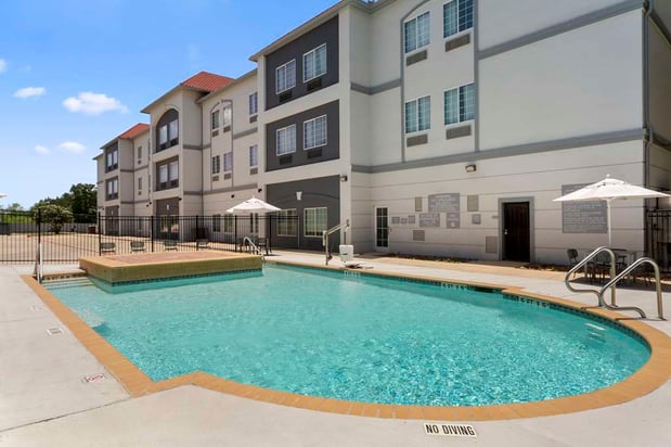 Images Spark by Hilton San Antonio Dominion