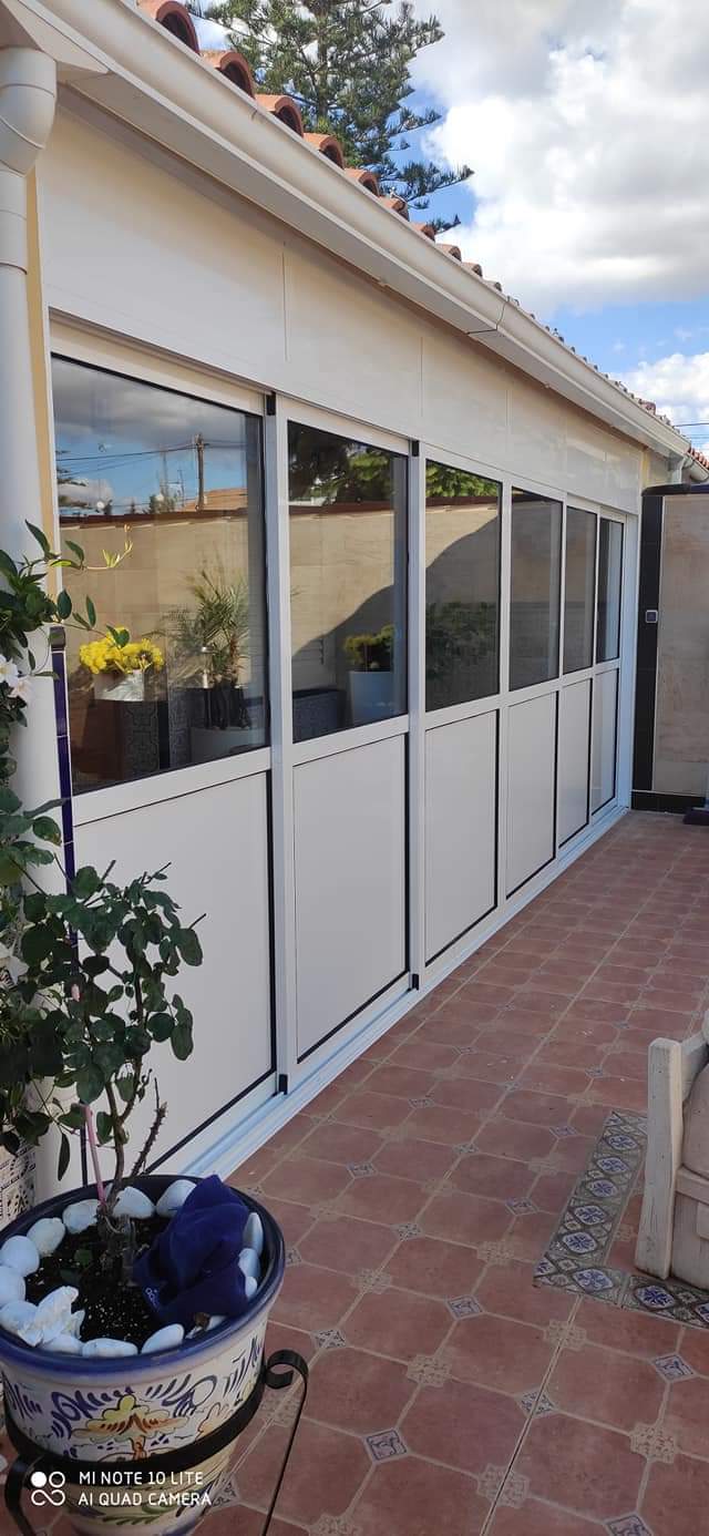 Images SolBye Toldos y Aluminios