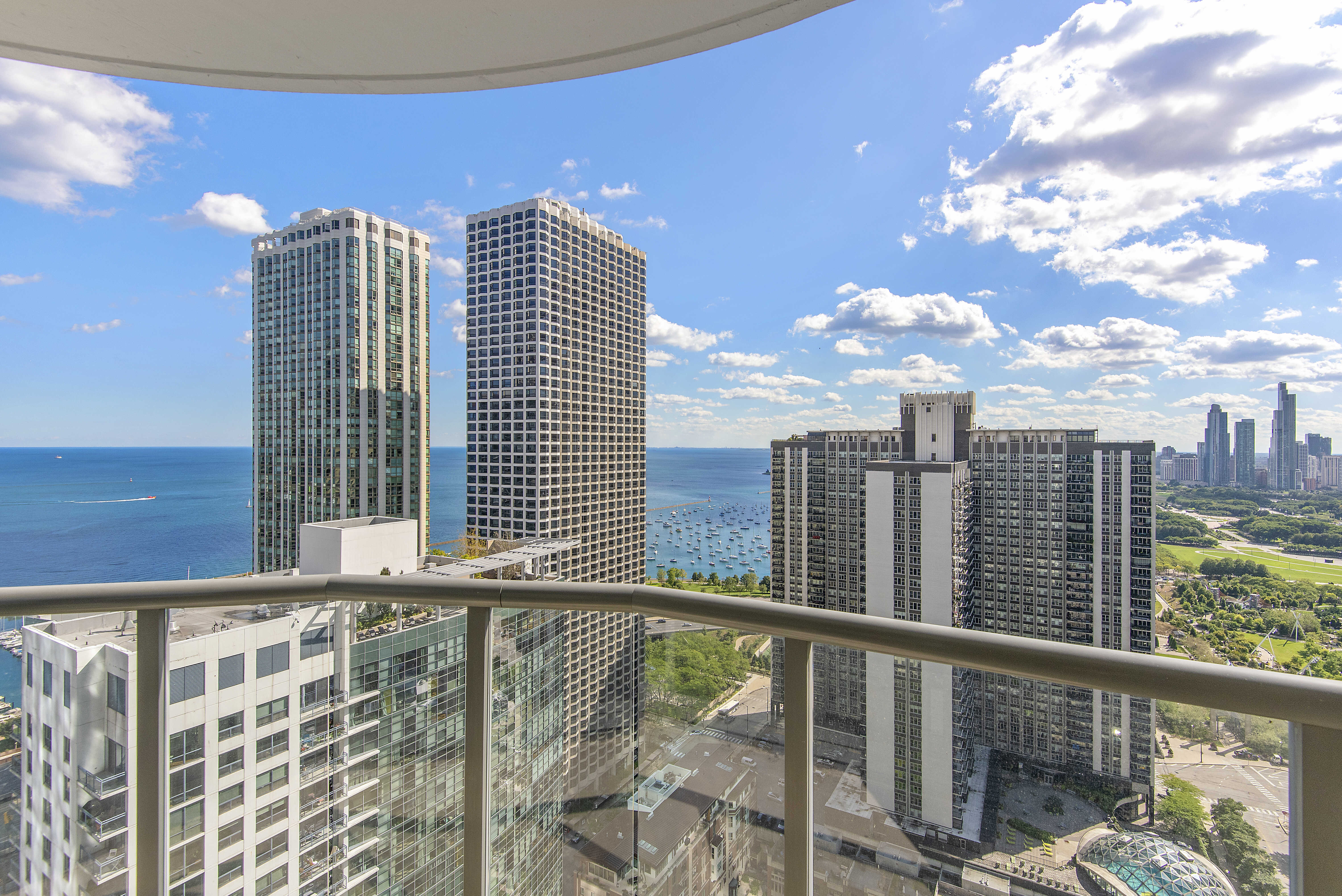 Shoreham & Tides Apartment Balcony Overlooking City And Ocean