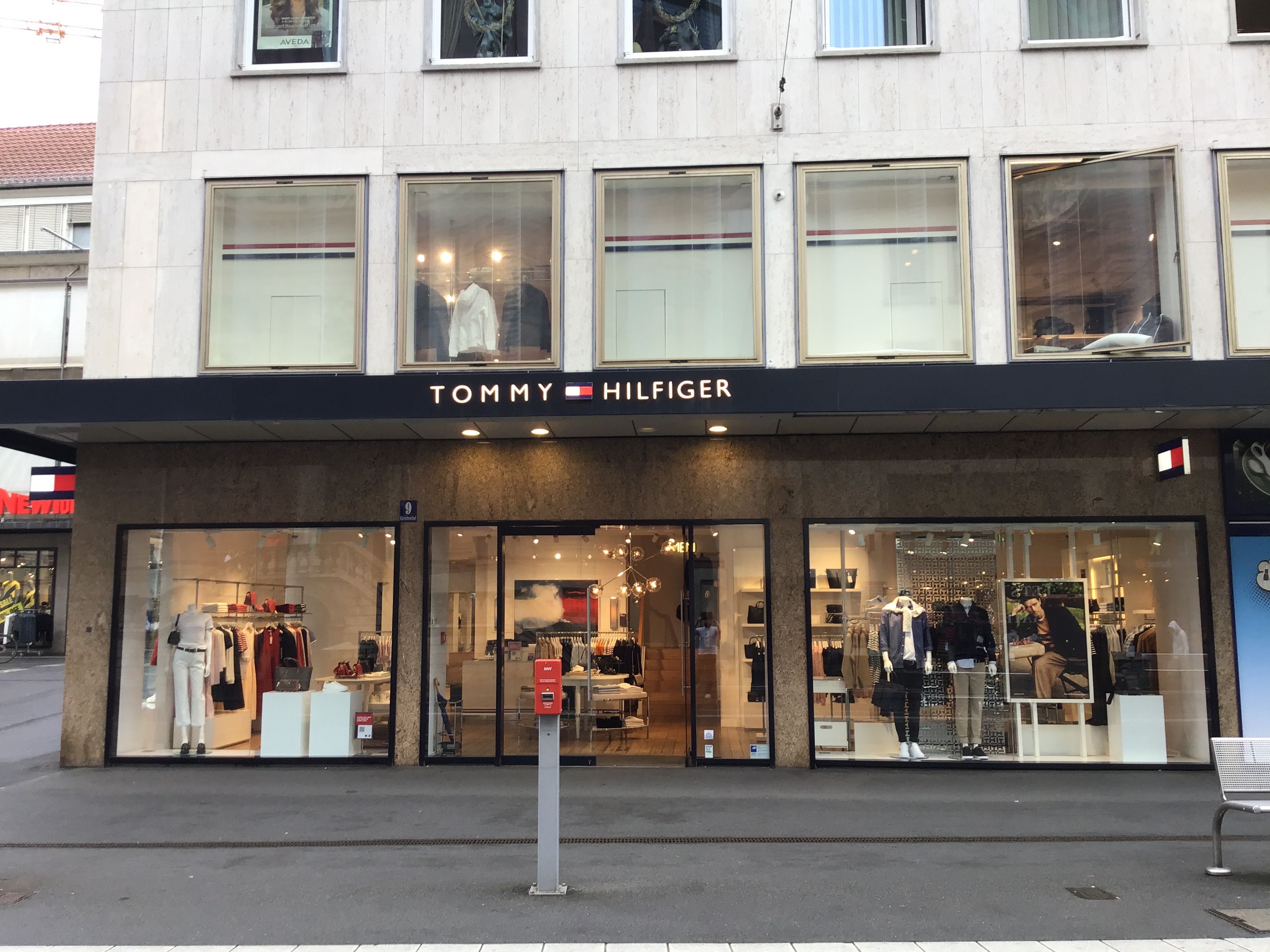 Tommy Hilfiger in Würzburg - Logo