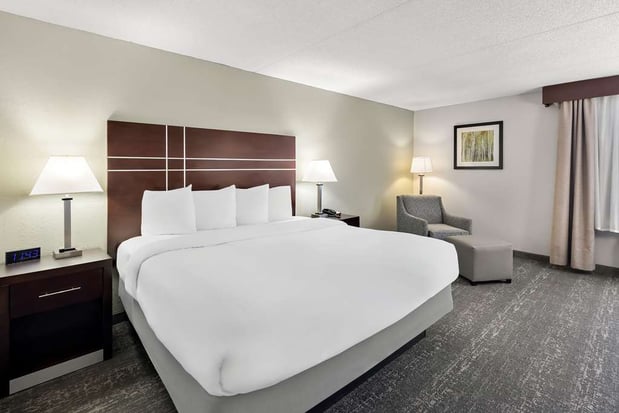 Images Best Western Luxbury Inn Fort Wayne