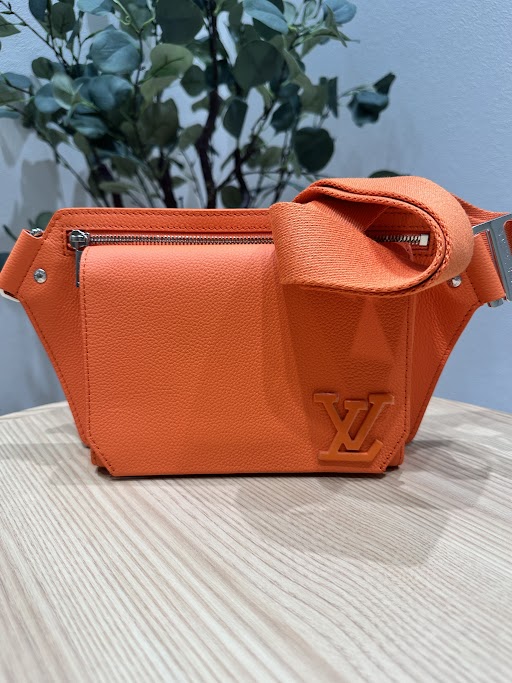 Images KOMEHYO（コメ兵）買取センタークリスタ長堀