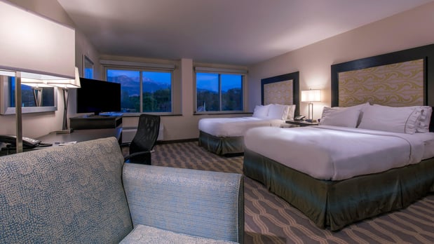 Images Holiday Inn Express & Suites Colorado Springs Central by IHG