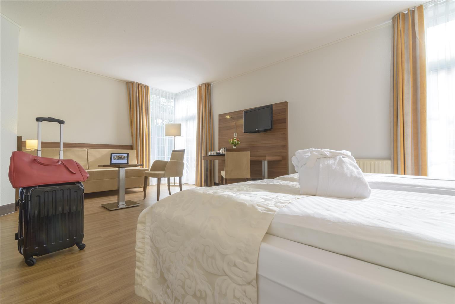 Best Western Plus Hotel Am Schlossberg, Europastrasse 13 in Nuertingen