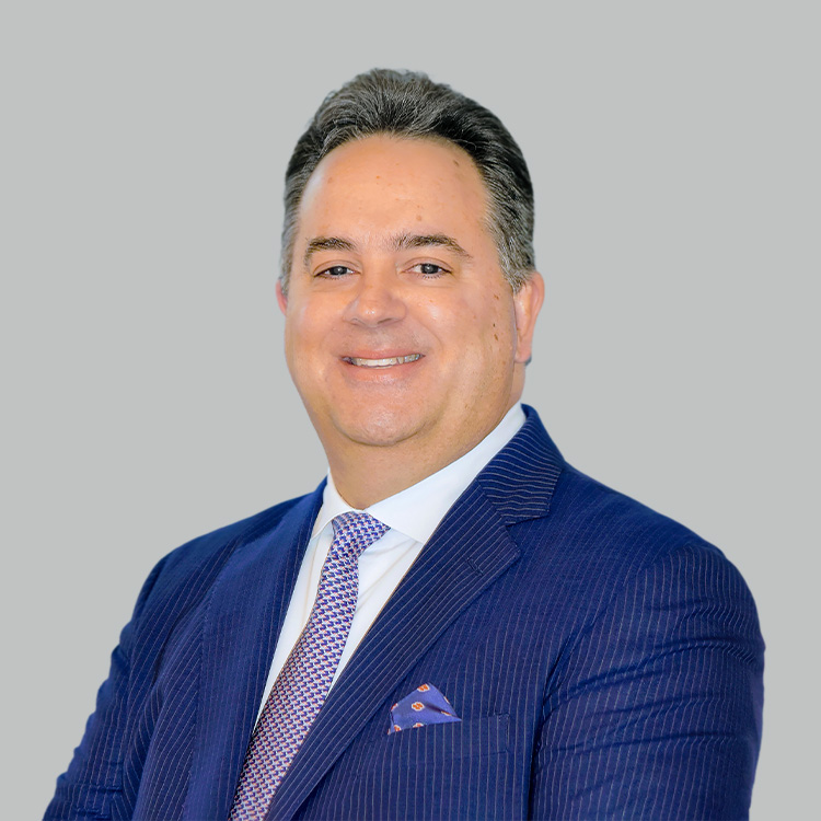 Headshot of Paul Ippolito, a wealth advisor at Chase