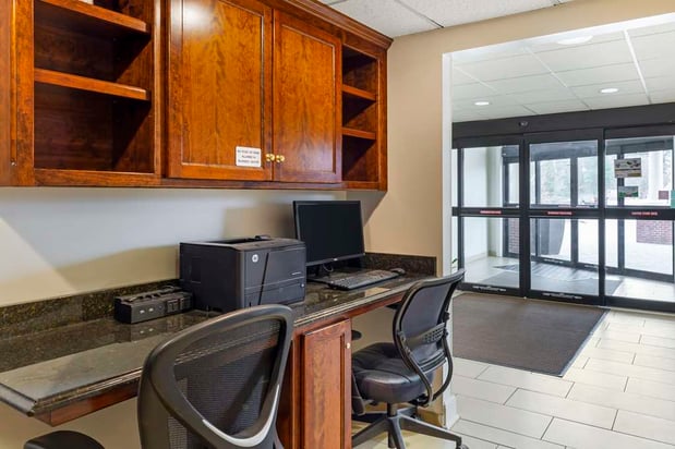 Images Best Western Plus The Inn at Sharon/Foxboro