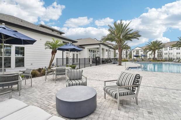 Images Story Lake Gibson | Luxury Apartment Homes