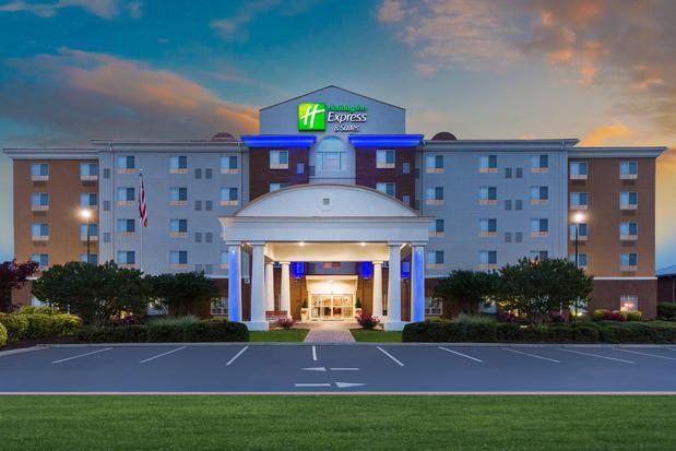Images Holiday Inn Express & Suites Petersburg-Fort Lee, an IHG Hotel