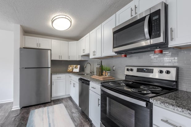 Images Creek Hill Apartment Homes