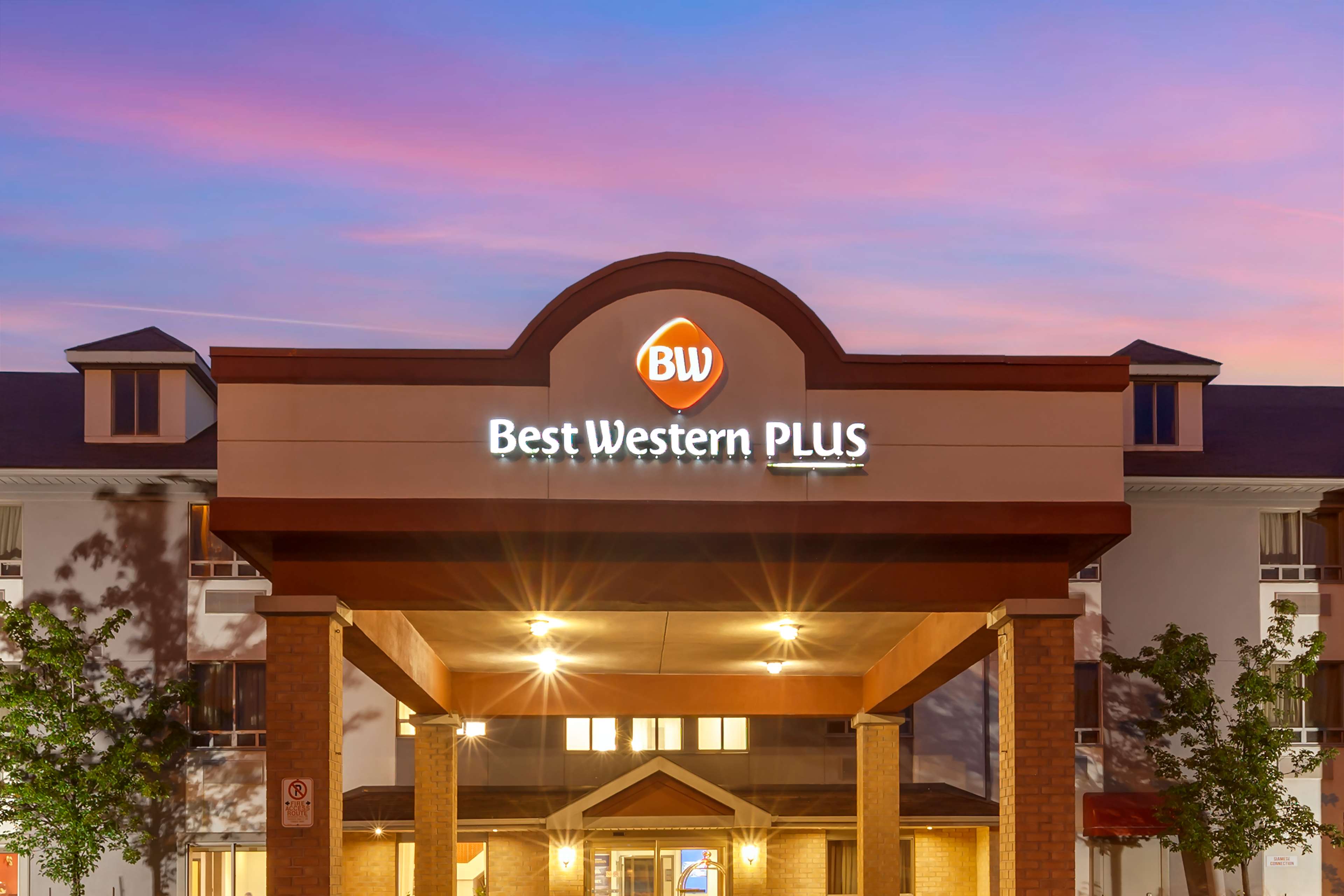 exterior Best Western Plus Burlington Inn & Suites Burlington (905)639-2700