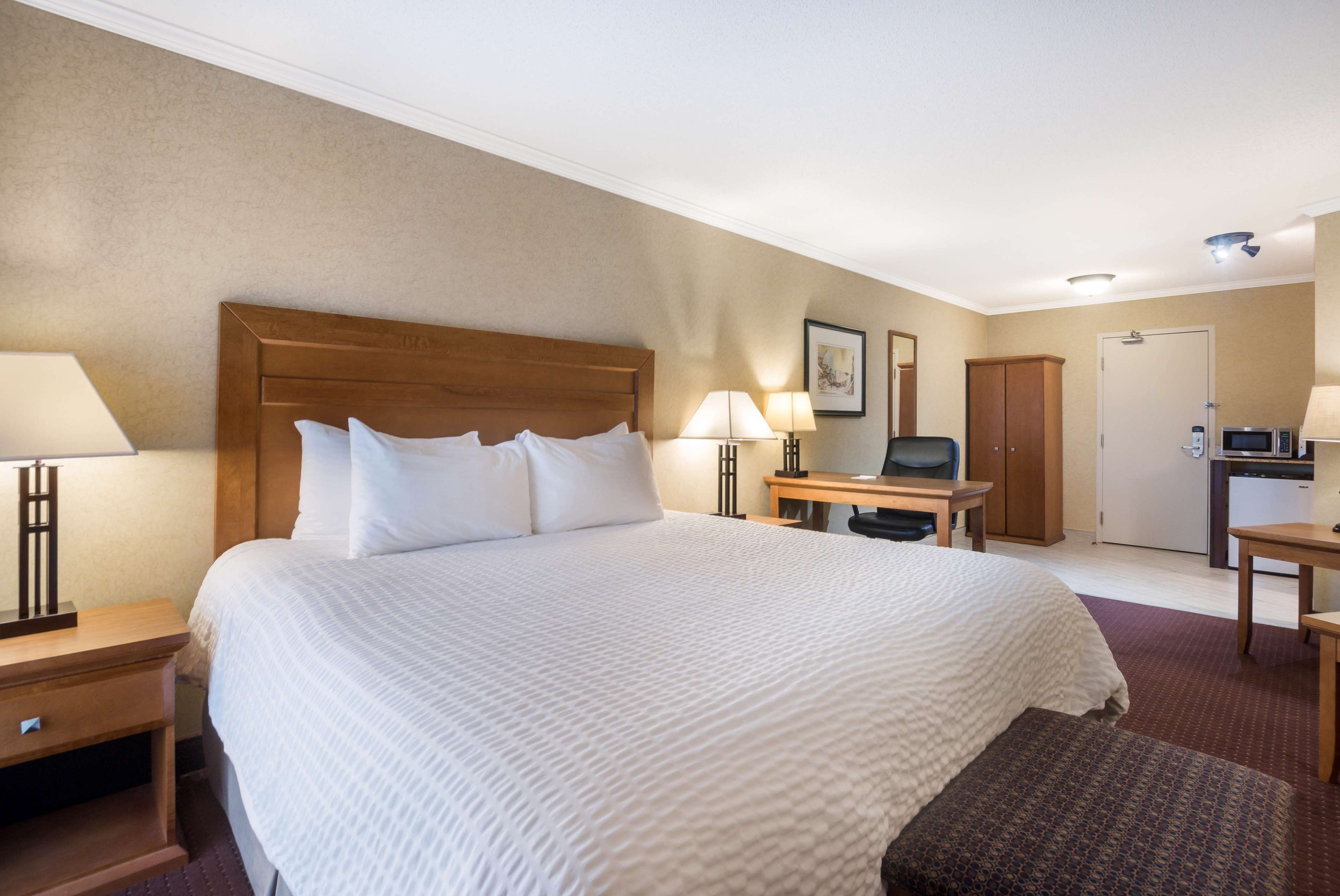 King Suite Best Western Plus Norwester Hotel & Conference Centre Thunder Bay (807)473-9123