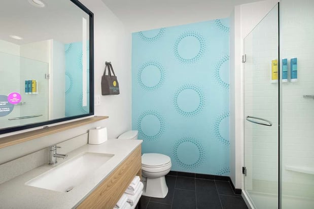 Images Tru by Hilton Lake City