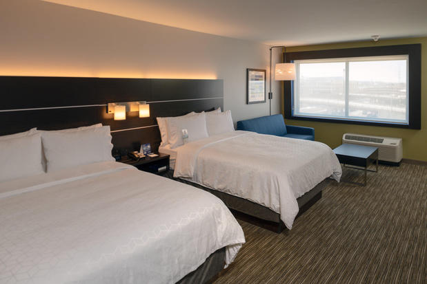 Images Holiday Inn Express & Suites Tulsa Downtown by IHG