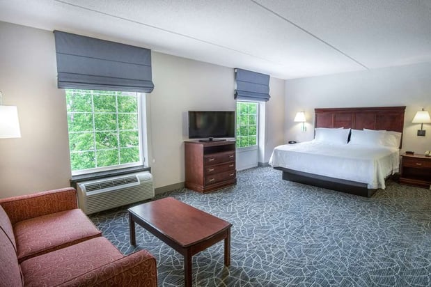 Images Hampton Inn & Suites Berkshires-Lenox