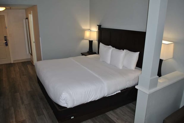 Images Best Western Paramus Hotel & Suites