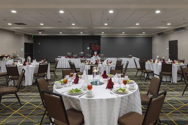 Images Holiday Inn & Suites Atlanta Airport-North by IHG