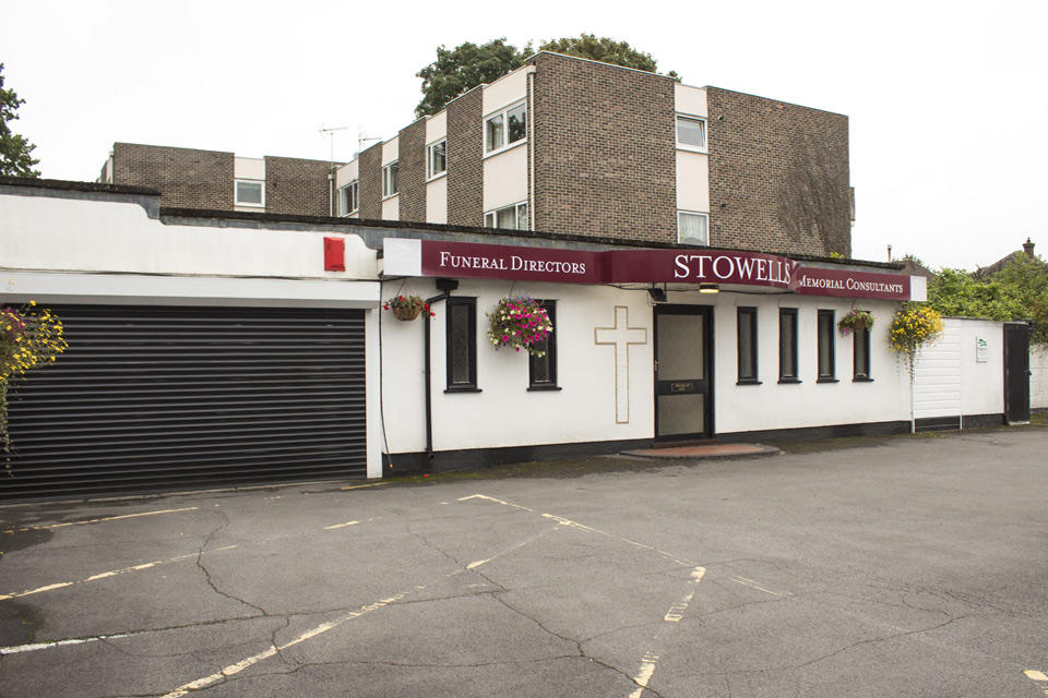 Images Closed - Stowells Funeral Directors