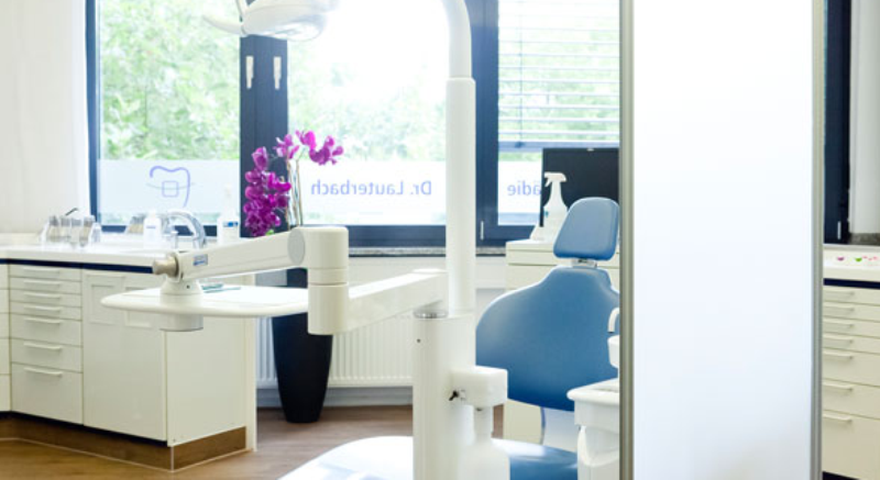 Kieferorthopädie Dr.med.dent. Simone Lauterbach, Prüfeninger Schloßstraße 2 in Regensburg