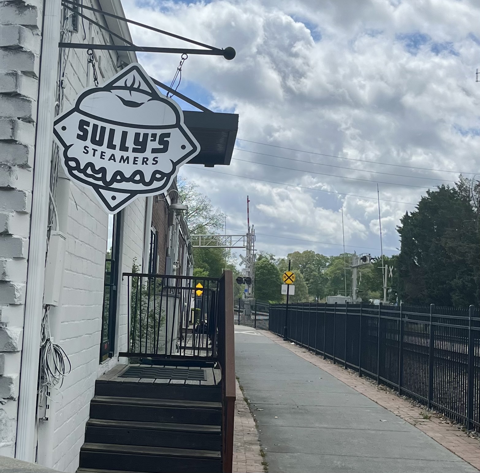 Take a &ldquo;steamy bagel sandwich break&rdquo; while walking the Mountain to River  Trail in Marietta!