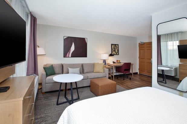 Images Staybridge Suites Omaha 80th And Dodge by IHG