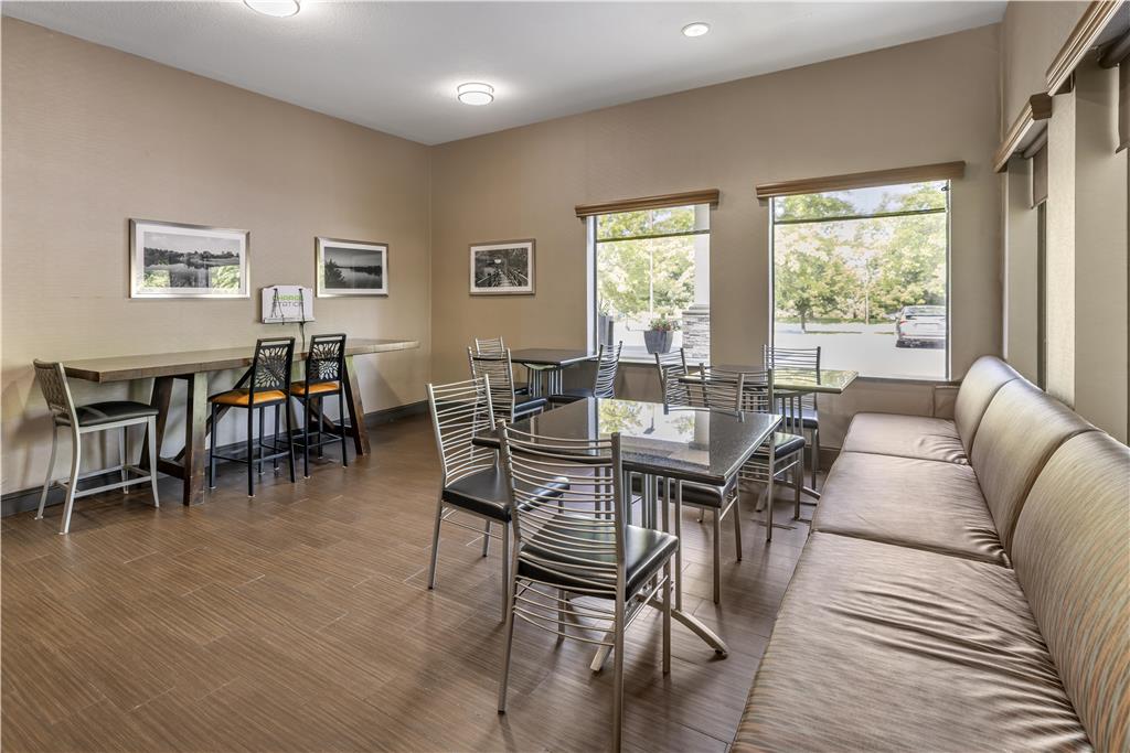 BW Plus Lees Summit Breakfast