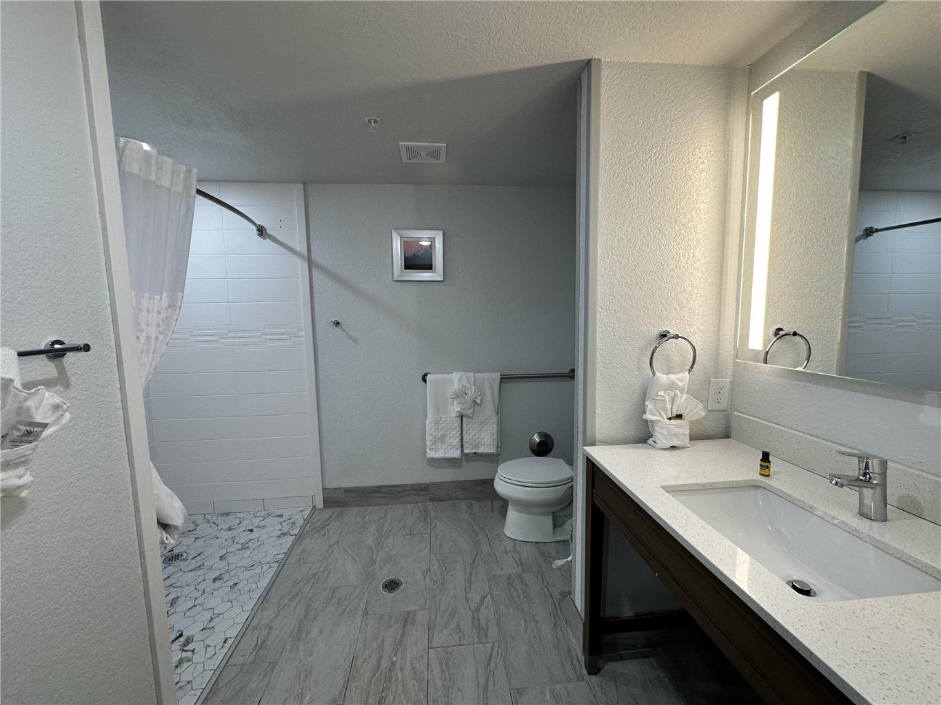 Guest Room Bath