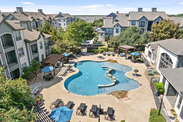 Images Camden Amber Oaks Apartments