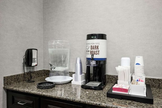 Images Hampton Inn Evansville Airport