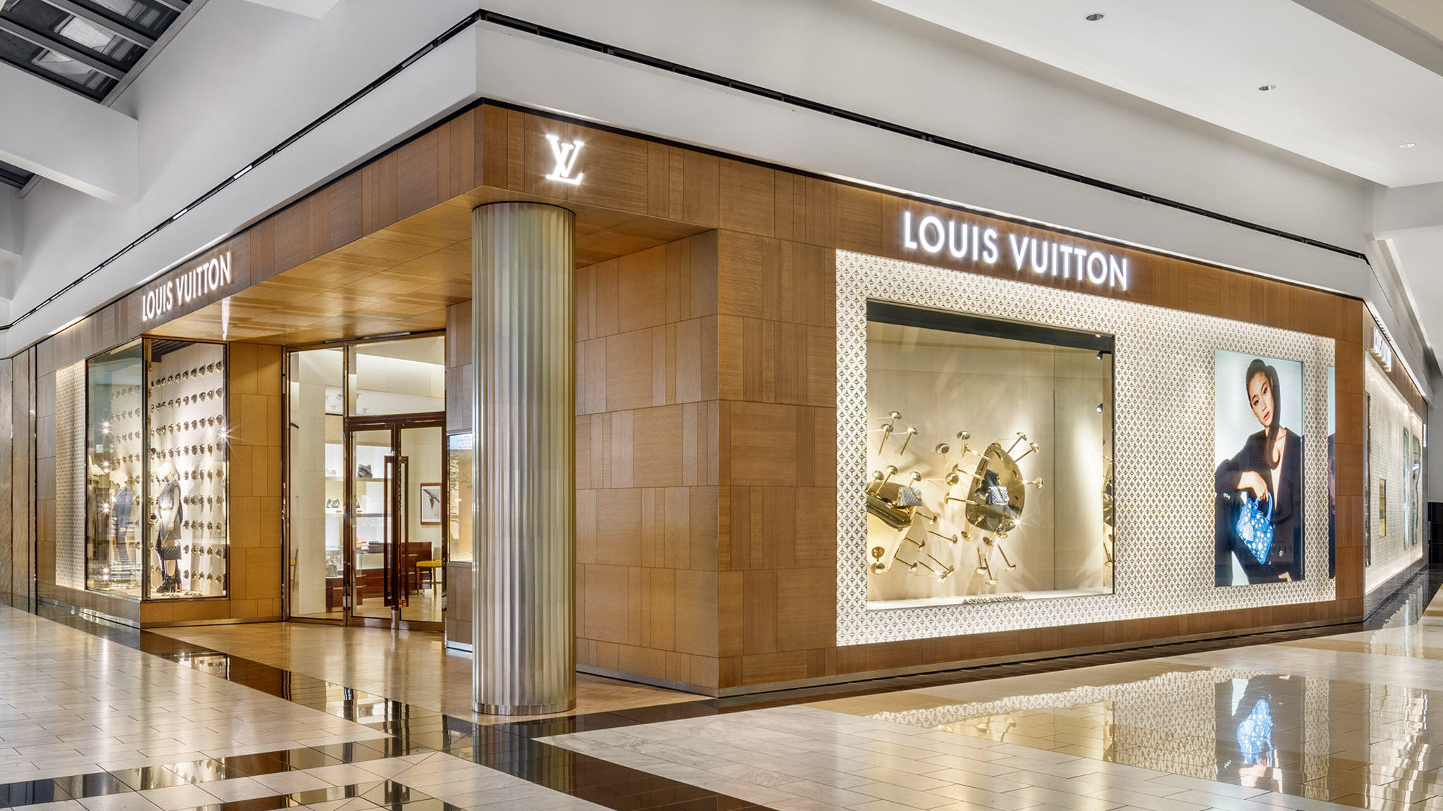 Louis Vuitton Bal Harbour Saks, 9700 Collins Ave., Bal Harbour, FL, Rubber  & Plastic Footwear Retail - MapQuest