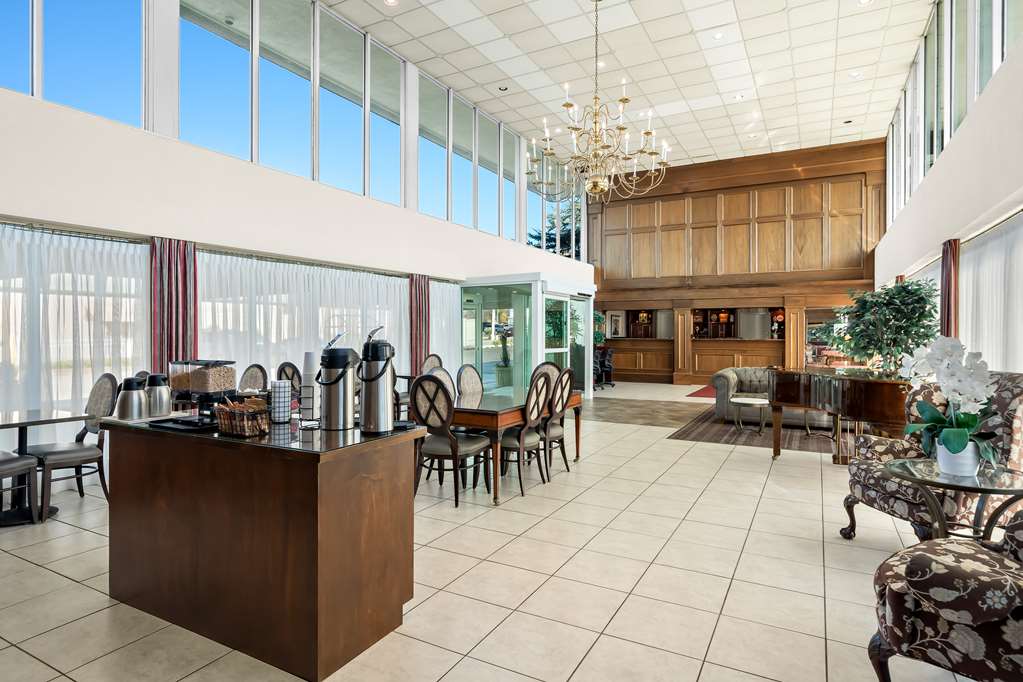 BW SureStay Plus Wilmington DE BreakfastArea