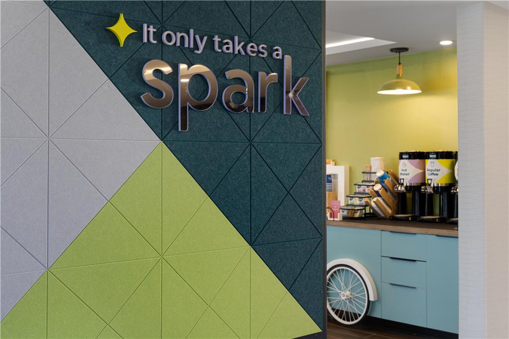 Images Spark by Hilton Woodstock