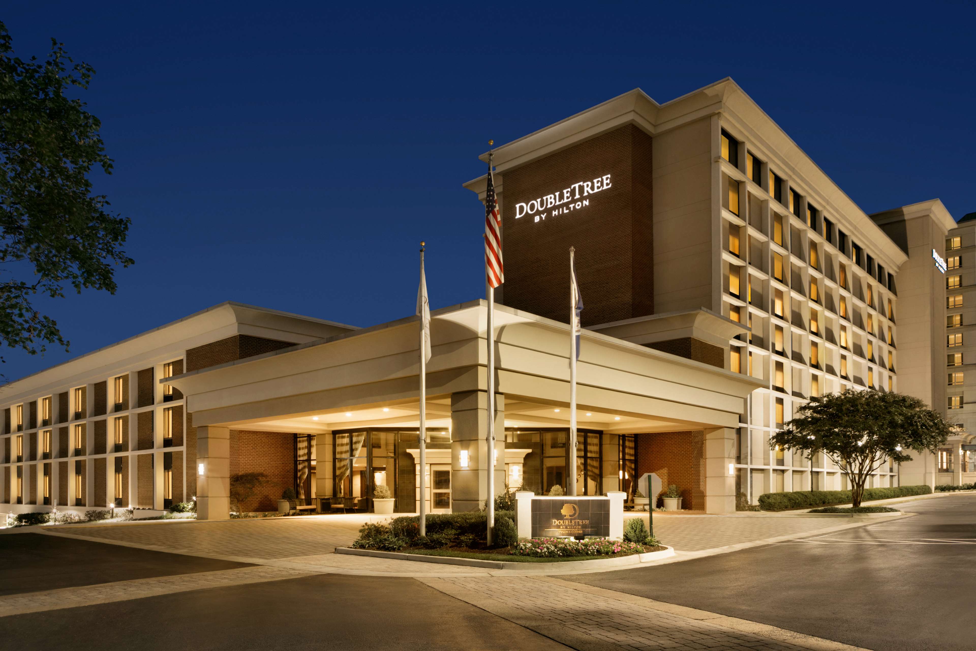 DoubleTree by Hilton McLean Tysons - 1960 Chain Bridge Road, McLean, VA ...