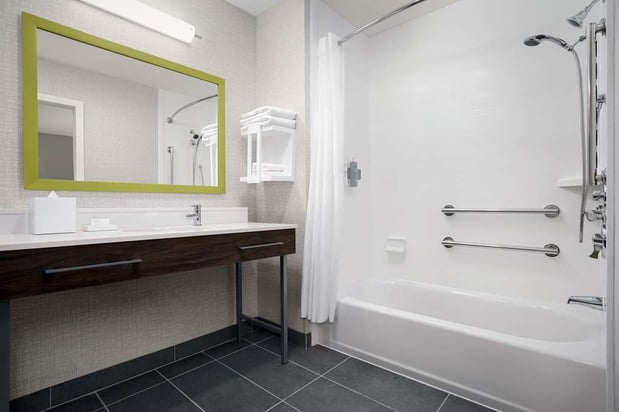 Images Hampton Inn & Suites ATL-Six Flags