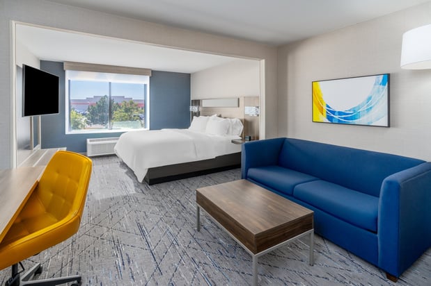 Images Holiday Inn Express & Suites Cheyenne by IHG