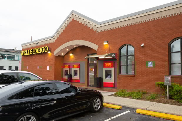Images Wells Fargo Bank