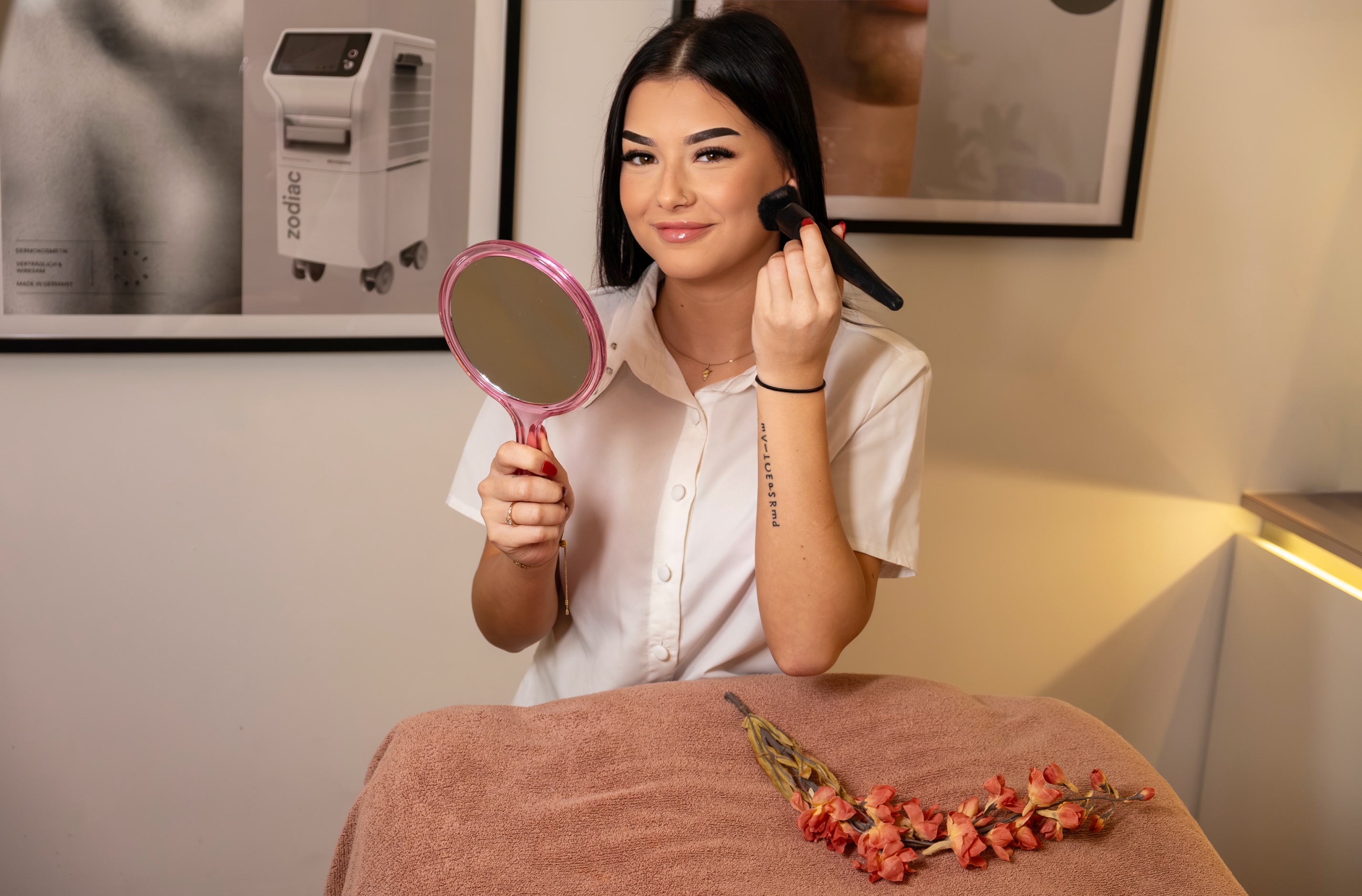 Bild 1 von bellecare Med Spa by Sarah Larger