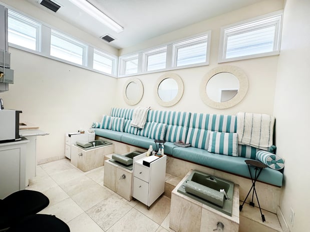 Images James Griffith Salon at the Gasparilla Inn