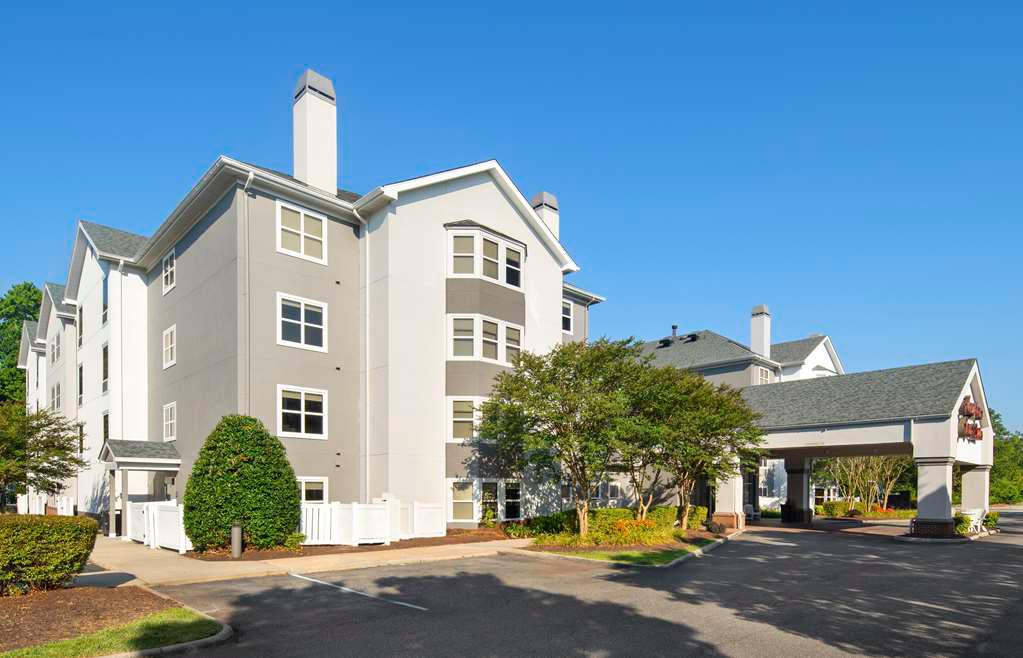 Hampton Inn & Suites Newport News (Oyster Point) - Newport News, VA 23602 - (757)249-0001 | ShowMeLocal.com