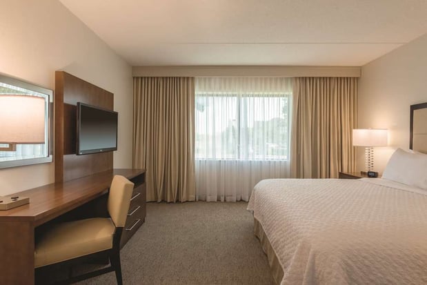 Images Embassy Suites by Hilton Milwaukee Brookfield