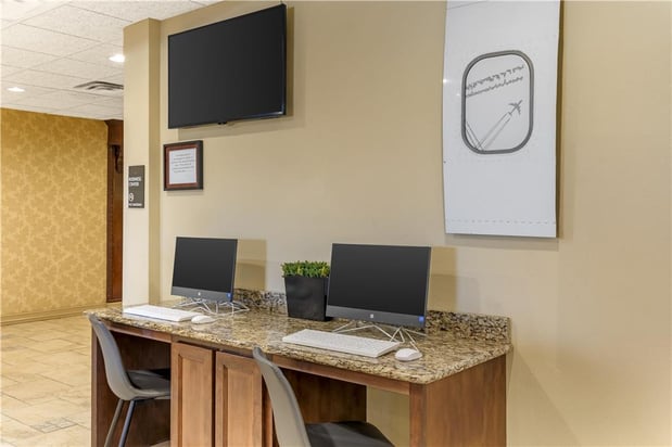 Images Best Western Plus Monica Royale Inn & Suites