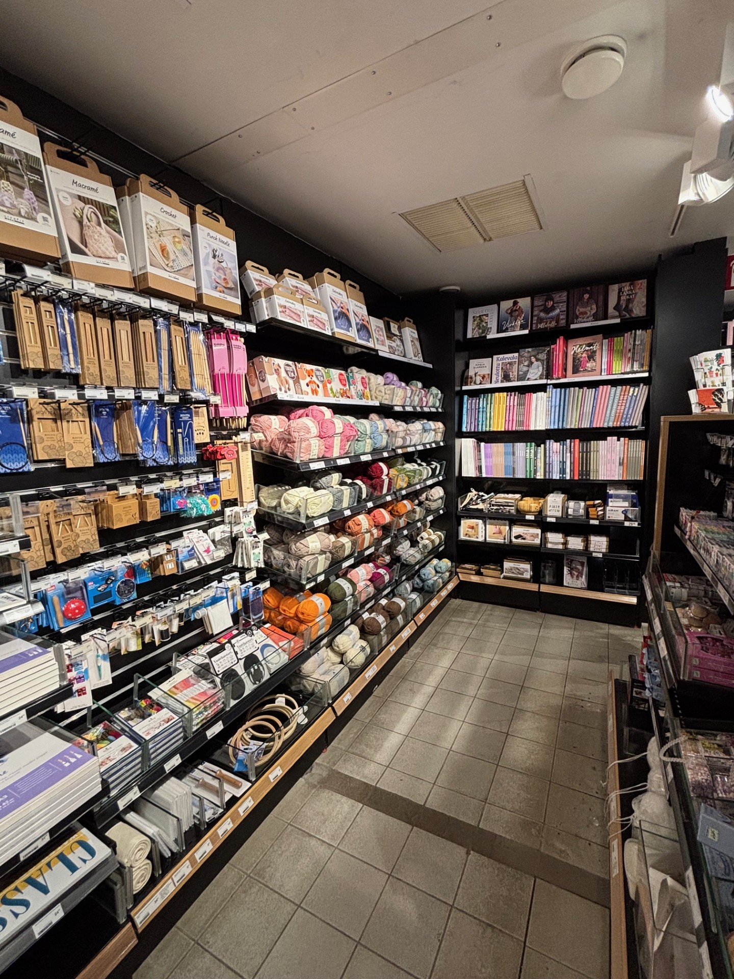 Images Suomalainen Kirjakauppa Helsinki Munkkivuoren ostoskeskus