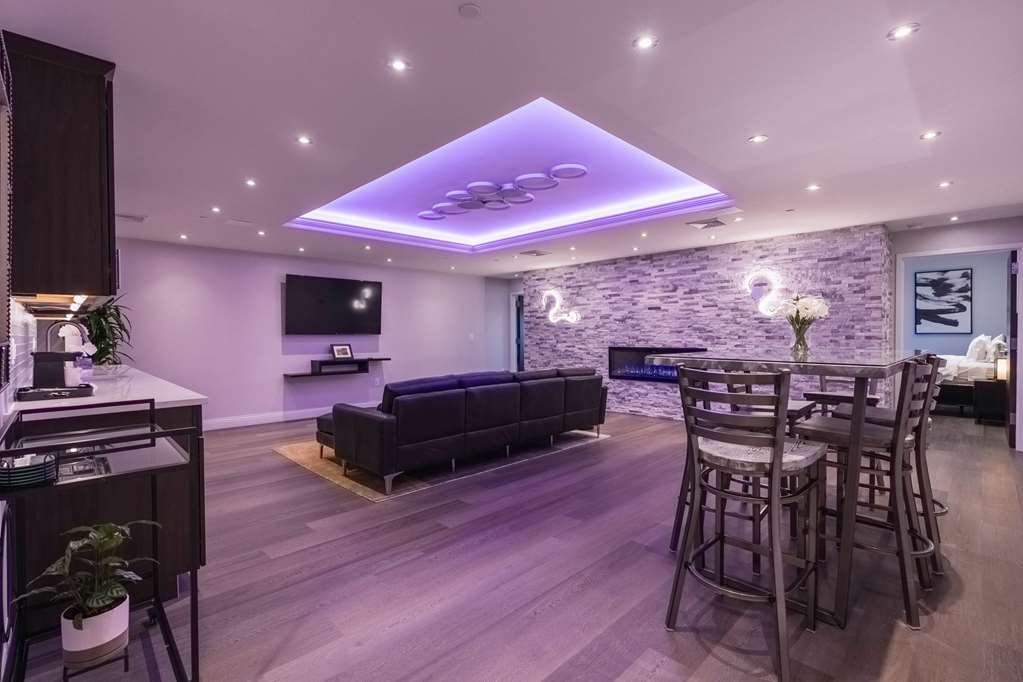 Guest room
