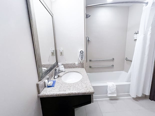 Images Holiday Inn Express & Suites Morton Peoria Area by IHG