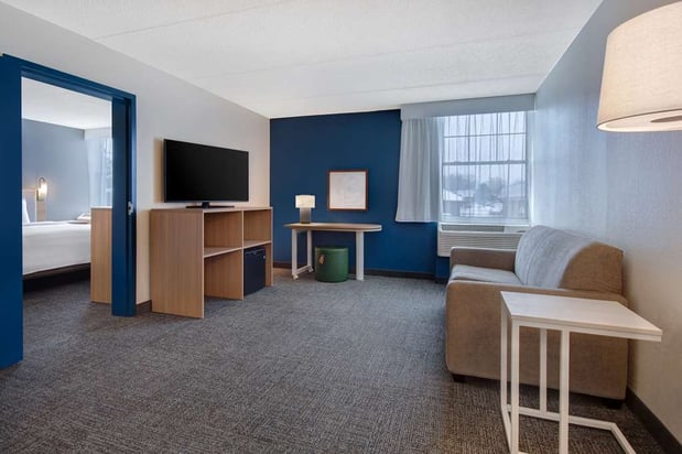 Images Spark by Hilton Rochester University Area