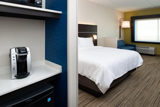 Images Holiday Inn Express & Suites Romeoville - Joliet North by IHG