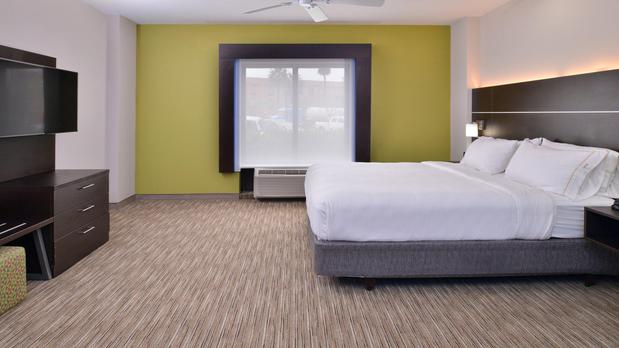 Images Holiday Inn Express & Suites la Place, an IHG Hotel