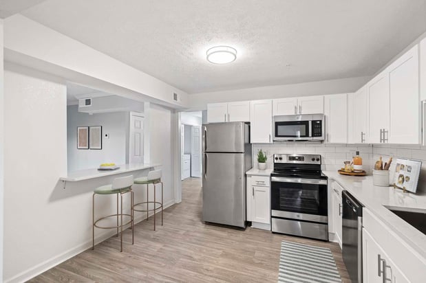 Images Elliot Apartments on Abernathy