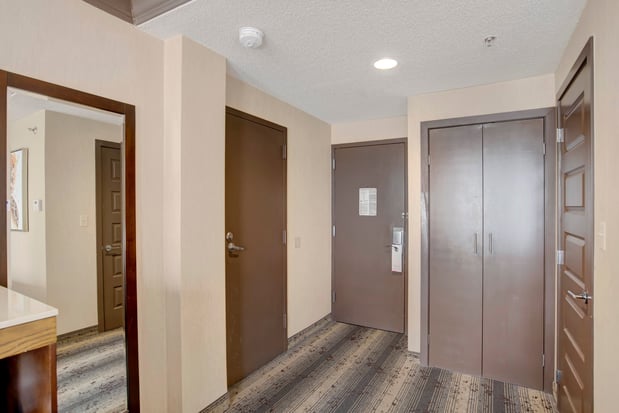 Images Crowne Plaza Harrisburg-Hershey by IHG