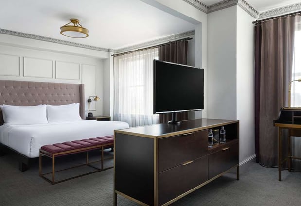 Images Hotel Phillips Kansas City, Curio Collection by Hilton